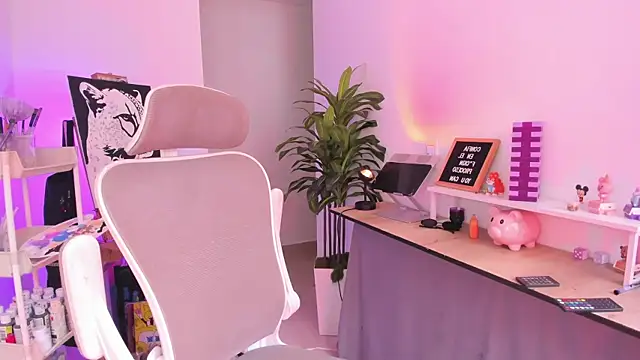Snapshot of LilitMalkova chatting on May 7, 2026, 10:24 pm LilitMalkova online show from May 7, 2026, 10:24 pm