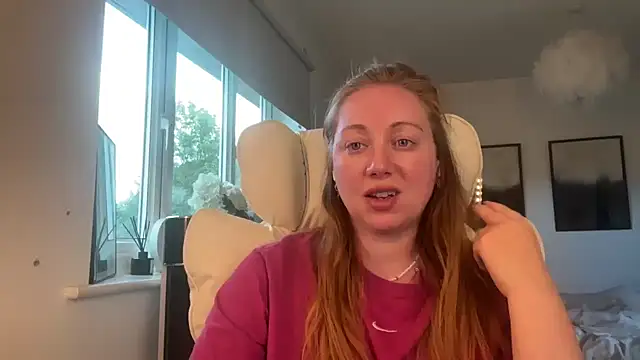 Snapshot of arielsweetieee chatting on May 13, 2026, 6:15 pm arielsweetieee online show from May 13, 2026, 6:15 pm