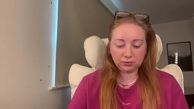 Snapshot of arielsweetieee chatting on May 14, 2026, 6:21 am arielsweetieee online show from May 14, 2026, 6:21 am