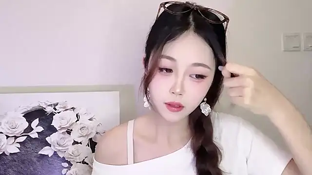 Snapshot of KiKi-011 chatting on May 15, 2026, 7:17 am KiKi-011 online show from May 15, 2026, 7:17 am