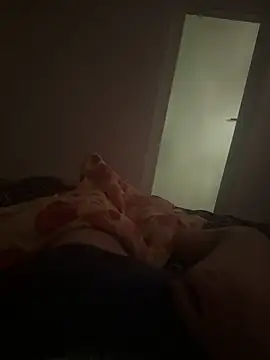 Snapshot of Loryn29 chatting on April 16, 2026, 11:44 am Loryn29 online show from April 16, 2026, 11:44 am