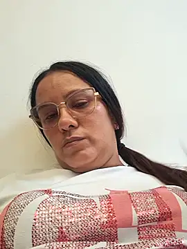 Snapshot of Samanta-42 chatting on May 13, 2026, 9:55 pm Samanta-42 online show from May 13, 2026, 9:55 pm