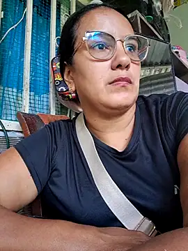 Snapshot of Samanta-42 chatting on May 12, 2026, 1:39 pm Samanta-42 online show from May 12, 2026, 1:39 pm