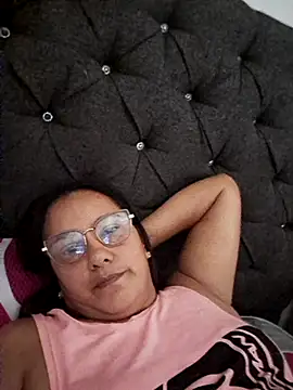 Snapshot of Samanta-42 chatting on May 15, 2026, 4:27 pm Samanta-42 online show from May 15, 2026, 4:27 pm
