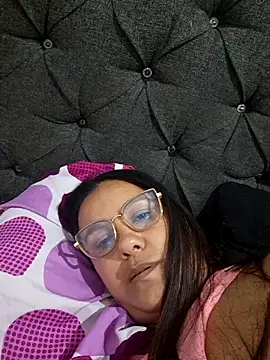 Snapshot of Samanta-42 chatting on May 15, 2026, 2:20 am Samanta-42 online show from May 15, 2026, 2:20 am