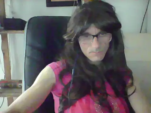 doll-cd online show from May 14, 2026, 5:10 pm