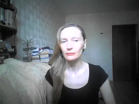 LunaBelle8 online show from May 5, 2026, 12:19 pm