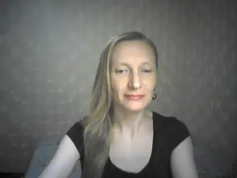 LunaBelle8 online show from May 3, 2026, 6:22 pm