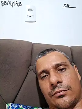 Wesley2027p online show from April 28, 2026, 1:04 pm