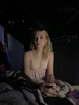Spoilmedaddy732 online show from May 17, 2026, 4:40 pm