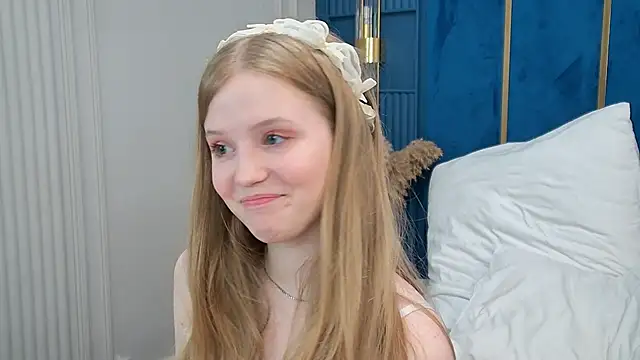 Snapshot of LilianHowards chatting on June 12, 2026, 10:57 am LilianHowards online show from June 12, 2026, 10:57 am