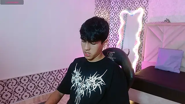 Snapshot of Damian_tay chatting on July 2, 2026, 11:38 am Damian tay online show from July 2, 2026, 11:38 am