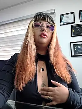 Snapshot of BelleVivianne chatting on April 25, 2026, 1:03 pm BelleVivianne online show from April 25, 2026, 1:03 pm