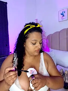Snapshot of manuboobss chatting on April 20, 2026, 9:05 pm manuboobss online show from April 20, 2026, 9:05 pm