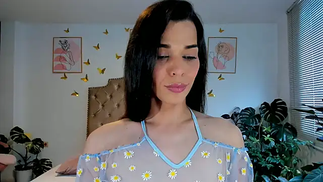 Snapshot of bella_grego chatting on June 11, 2026, 8:06 pm bella grego online show from June 11, 2026, 8:06 pm