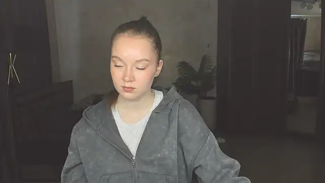 ValeriSunny online show from April 26, 2026, 5:38 am