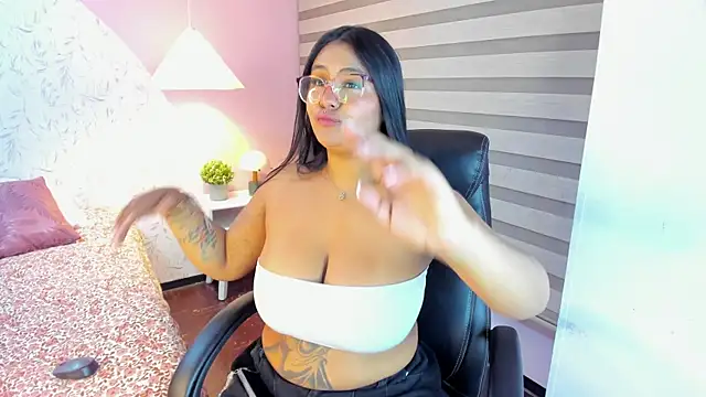 Snapshot of Tammara_Brm chatting on July 13, 2026, 11:31 am Tammara Brm online show from July 13, 2026, 11:31 am