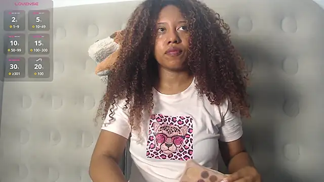 Snapshot of Ms-zozii chatting on June 2, 2026, 5:24 pm Ms-zozii online show from June 2, 2026, 5:24 pm