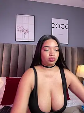 Snapshot of LilyFoox chatting on May 8, 2026, 1:15 pm LilyFoox online show from May 8, 2026, 1:15 pm