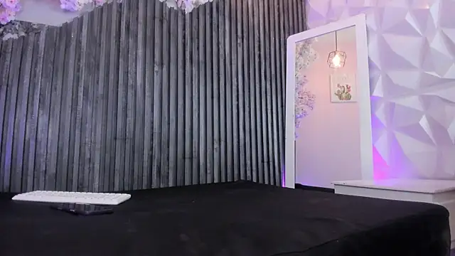 Snapshot of Zephyra_bms chatting on July 16, 2026, 3:36 am Zephyra bms online show from July 16, 2026, 3:36 am