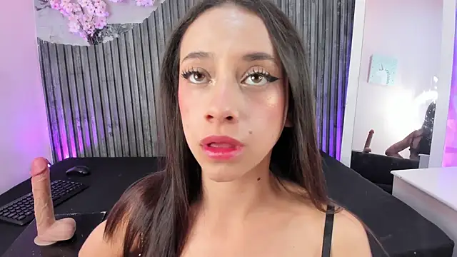 Snapshot of Zephyra_bms chatting on June 14, 2026, 3:41 am Zephyra bms online show from June 14, 2026, 3:41 am