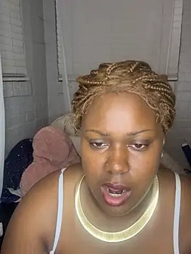 Snapshot of caramelick chatting on April 24, 2026, 12:56 am caramelick online show from April 24, 2026, 12:56 am