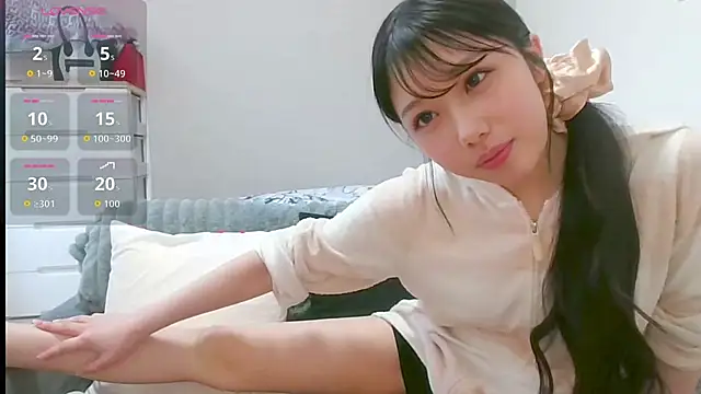 Snapshot of Minamina2 chatting on May 10, 2026, 9:05 pm Minamina2 online show from May 10, 2026, 9:05 pm