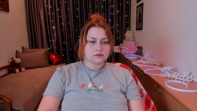 Snapshot of NoraLiin chatting on May 15, 2026, 7:45 pm NoraLiin online show from May 15, 2026, 7:45 pm