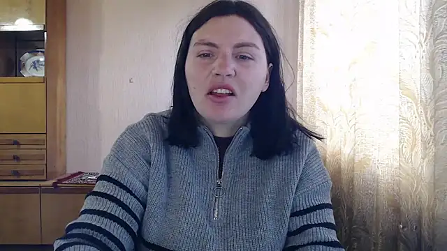 Snapshot of AlinaxJames chatting on May 1, 2026, 11:48 am AlinaxJames online show from May 1, 2026, 11:48 am