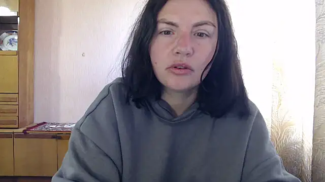 Snapshot of AlinaxJames chatting on April 27, 2026, 7:39 am AlinaxJames online show from April 27, 2026, 7:39 am