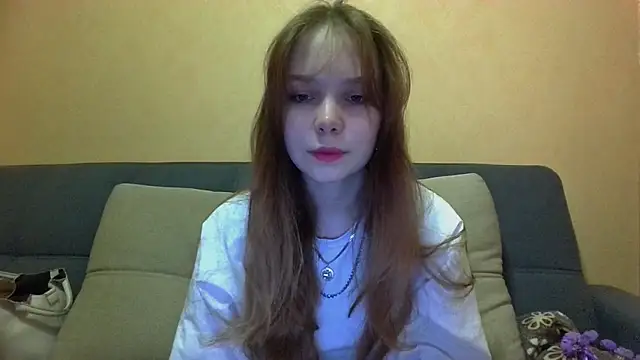 Snapshot of Princess_Mira chatting on May 7, 2026, 5:16 pm Princess Mira online show from May 7, 2026, 5:16 pm