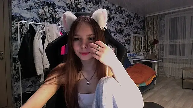 Snapshot of Princess_Mira chatting on July 14, 2026, 8:04 pm Princess Mira online show from July 14, 2026, 8:04 pm