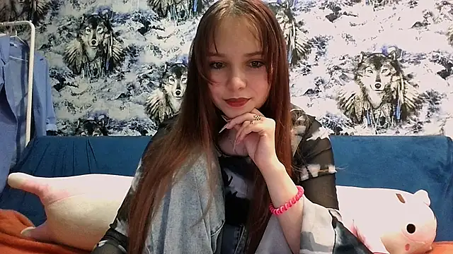 Snapshot of Princess_Mira chatting on June 17, 2026, 5:12 pm Princess Mira online show from June 17, 2026, 5:12 pm