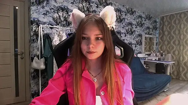 Snapshot of Princess_Mira chatting on July 4, 2026, 2:43 pm Princess Mira online show from July 4, 2026, 2:43 pm