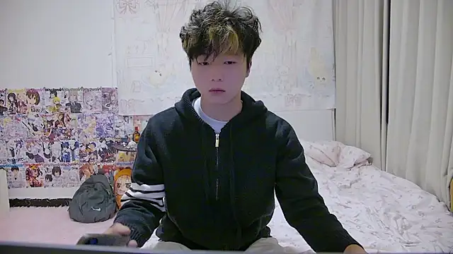 Cream-001 online show from April 18, 2026, 7:11 am