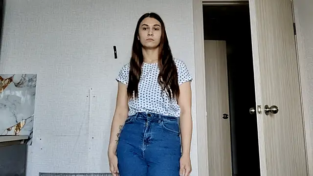 NoelleHosoi online show from April 21, 2026, 7:15 am