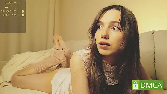 shypeachmu online show from April 17, 2026, 7:38 pm