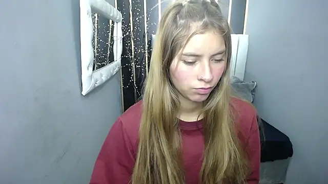 Snapshot of nancy_blonde chatting on April 27, 2026, 12:47 pm nancy blonde online show from April 27, 2026, 12:47 pm