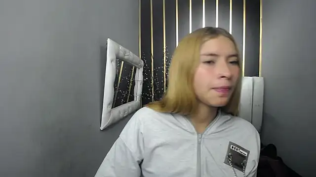 Snapshot of nancy_blonde chatting on May 21, 2026, 12:02 pm nancy blonde online show from May 21, 2026, 12:02 pm