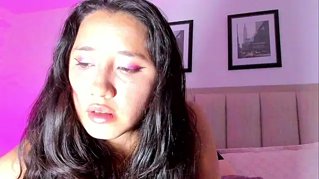 Snapshot of CatalinaSaanz chatting on June 18, 2026, 11:37 am CatalinaSaanz online show from June 18, 2026, 11:37 am