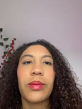 Daphnne Curly online show from June 5, 2026, 4:17 am