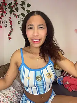 Daphnne Curly online show from June 17, 2026, 1:38 am