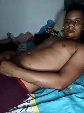 Snapshot of ReinaldoZapata chatting on April 29, 2026, 3:27 pm ReinaldoZapata online show from April 29, 2026, 3:27 pm
