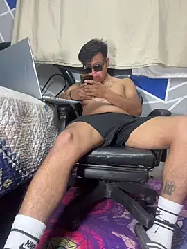 Snapshot of Flaco_xdx chatting on June 2, 2026, 10:04 am Flaco xdx online show from June 2, 2026, 10:04 am