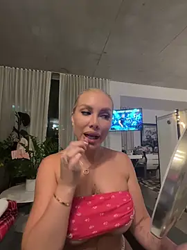 Karen Luxe online show from June 20, 2026, 1:21 am