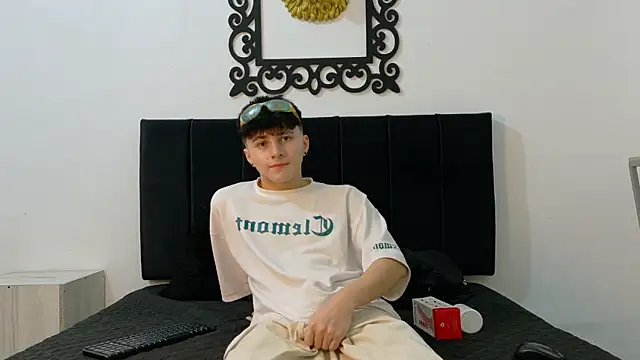 Snapshot of LunayDream chatting on June 13, 2026, 11:41 am LunayDream online show from June 13, 2026, 11:41 am