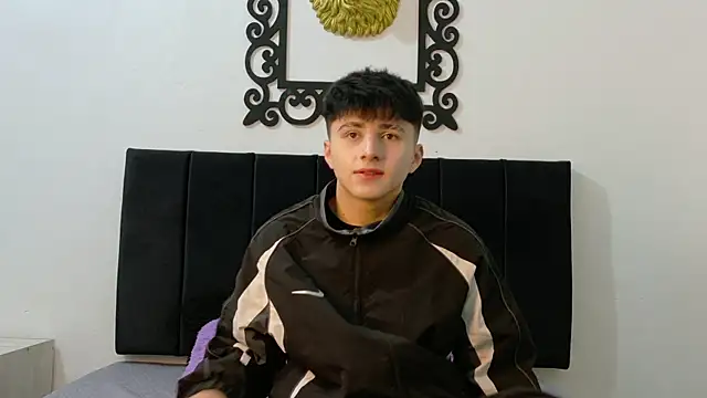 Snapshot of LunayDream chatting on July 8, 2026, 11:44 am LunayDream online show from July 8, 2026, 11:44 am