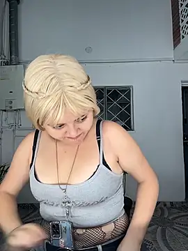 Snapshot of lya_nekko_ chatting on May 17, 2026, 4:23 am lya nekko online show from May 17, 2026, 4:23 am