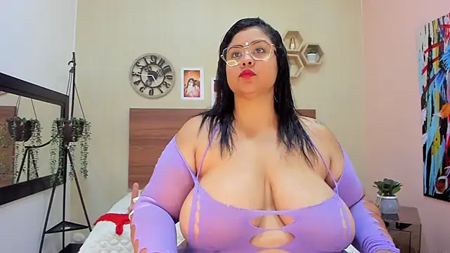 MillaGrey online show from May 27, 2026, 12:23 pm