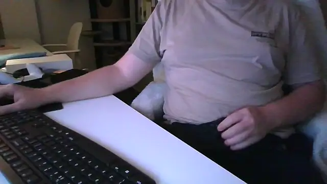 richard9718 online show from May 9, 2026, 10:35 pm